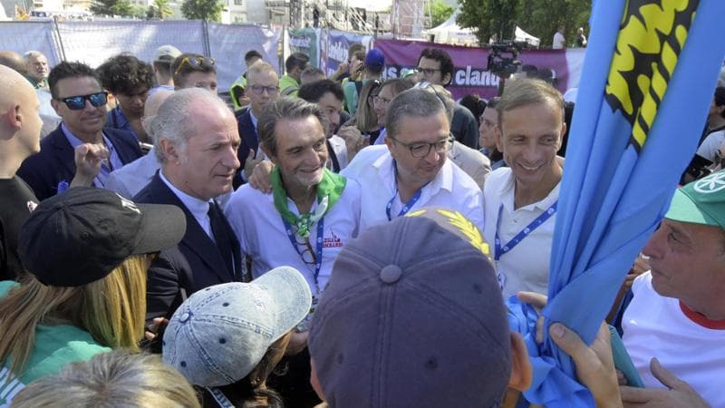 Lega, la rinuncia dei ribelli che non schierano un candidato: “Congresso bluff: è blindato”