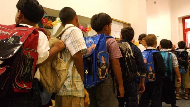 Spostamenti di pochi km, dubbi sul divieto di velo a scuola: ecco la linea rossa del Colle
